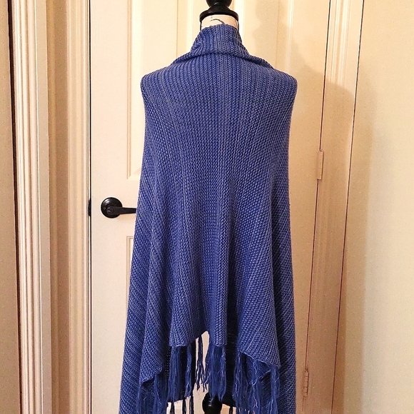 LulaRoe Pretty Fringe Shawl Cardigan - Picture 10 of 14